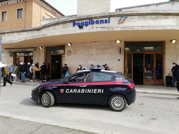 Molestie e minacce alla stazione: denunciata una donna polacca di 53 anni