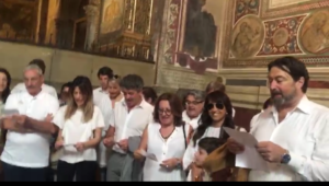 Sportelli, flash mob coi candidati al Museo Civico: "Siamo i 'difenditori' del Popolo di Siena"