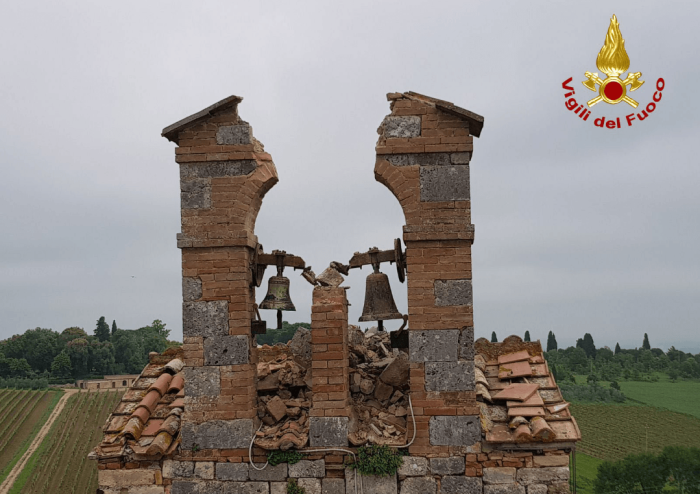 Ville di Corsano, fulmine colpisce la torre campanaria della Chiesa di San Giovanni Battista
