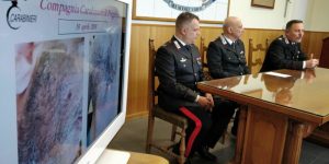 Sfregiato con l'acido su ordine dei suoceri