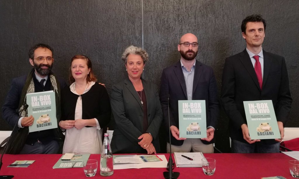 Torna a Siena in-box dal vivo: un "bacio" per gli artisti emergenti