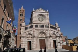 Truffa migranti, la Diocesi di Grosseto: "Sacerdote coinvolto gi&agrave; rimosso, disponibili a collaborare con la magistratura"