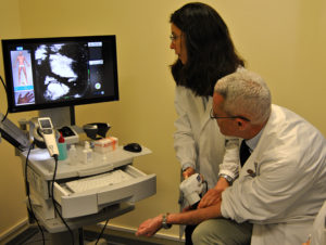 Dermatologia, a Siena uno strumento unico in Toscana: arriva il microscopio laser confocale