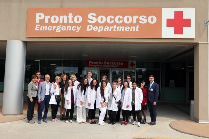 Infermieristica, 12 studenti e 2 insegnanti dagli Usa si formano all&rsquo;Azienda ospedaliero-universitaria Senese