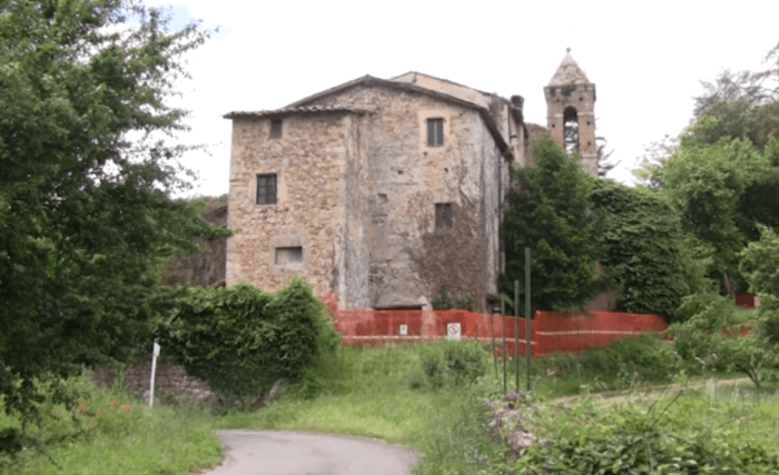 La chiesa di Stigliano &egrave; ormai un rudere a rischio crollo