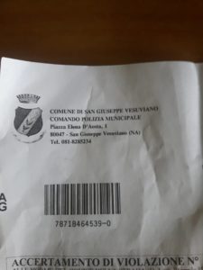 Targhe clonate e finte multe prese a Napoli: tentativi di truffa a danno dei senesi