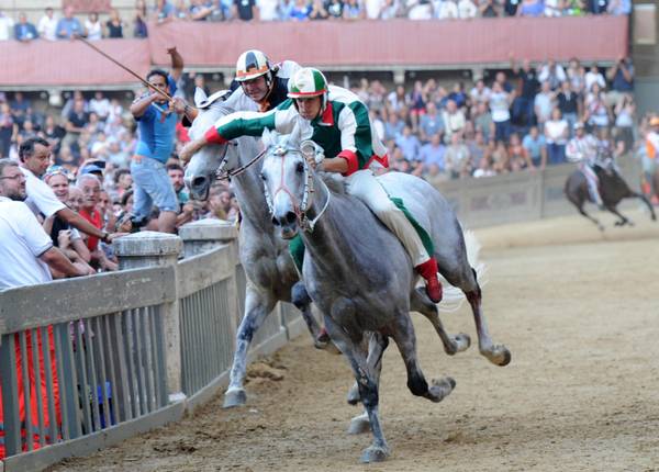 Le contrade vittoriose dopo l'elezione del nuovo sindaco