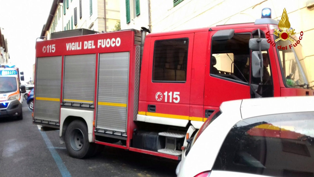 Principio di incendio in via Piave, due persone intossicate