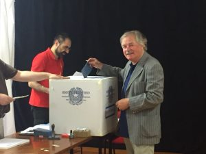 Vigni alle urne al seggio di San Miniato