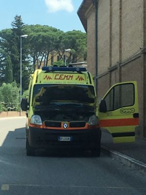 Ambulanza si guasta mentre trasporta un'anziana