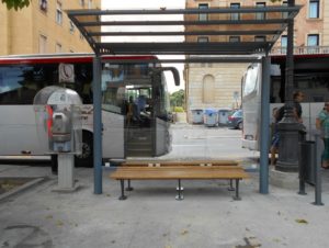 Tiemme: installate le nuove pensiline per l'area di partenza dei bus extraurbani in Piazza Gramsci