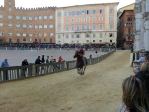 Palio 2 luglio, prove regolamentate nelle mattine del 27 e 28