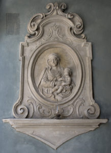 Restaurato da Kamullia Onlus il Tabernacolo di Vicolo dello Sportello