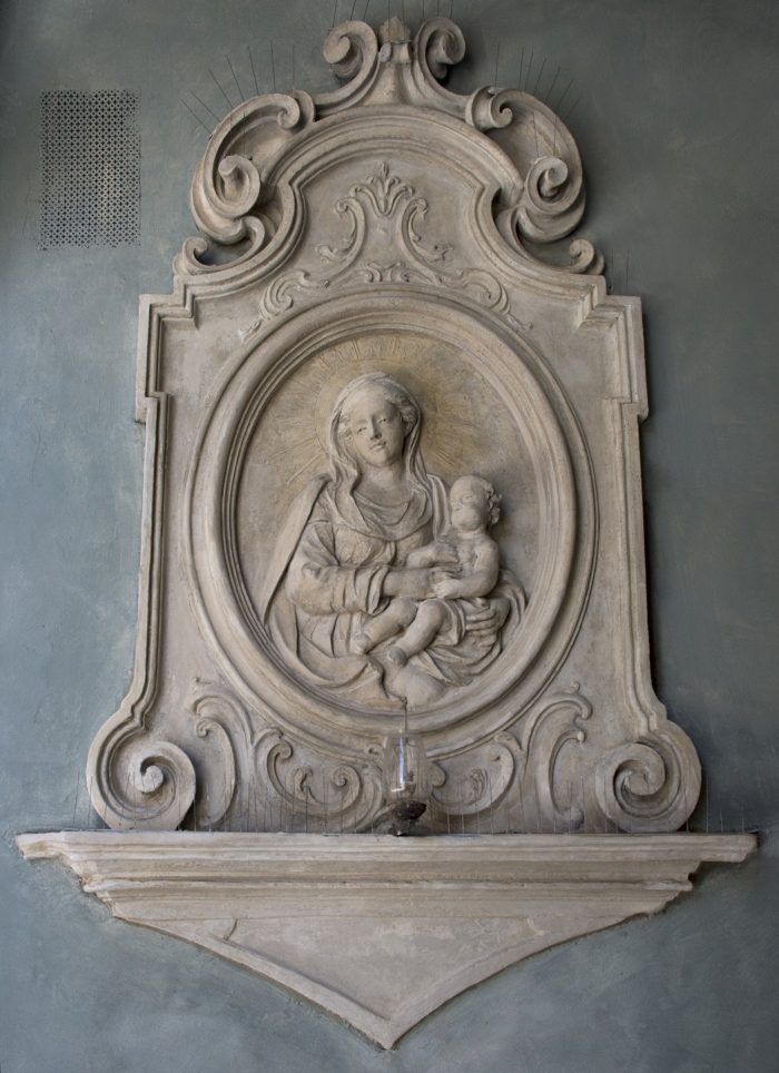 Restaurato da Kamullia Onlus il Tabernacolo di Vicolo dello Sportello