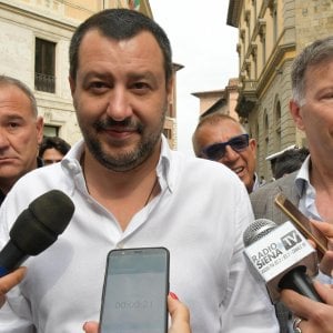 Valentini su Salvini: "Il comizio in Piazza Salimbeni non poteva farlo. Lo segnalo al Ministero degli Interni?"