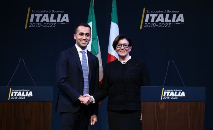 La ministra della difesa Elisabetta Trenta sar&agrave; alle finestre di Palazzo Pubblico per vedere il Palio