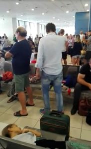 Turisti senesi bloccati all'aeroporto di Rodi