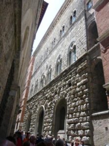 Storie di contenitori inutilizzati, il Palazzo delle Papesse