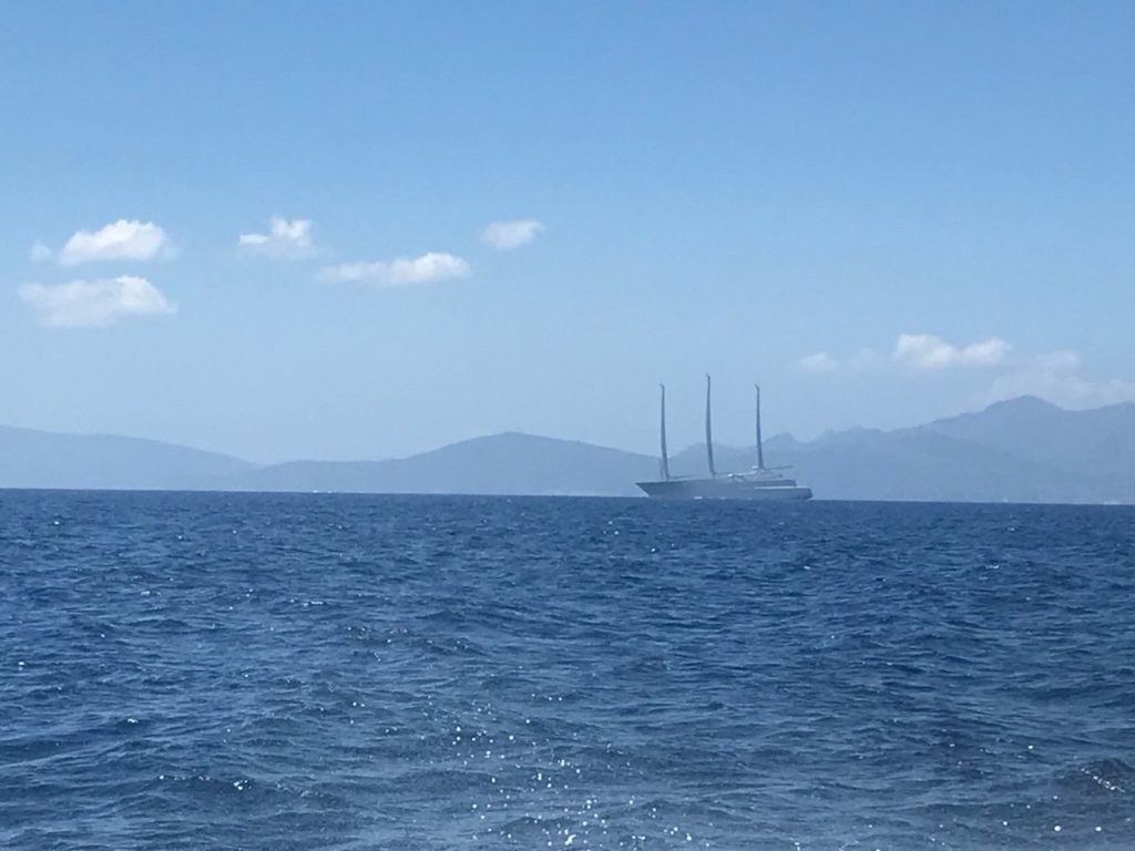 Sulle coste della Maremma uno dei mega yacht pi&ugrave; grandi del mondo