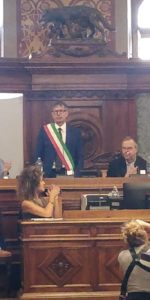 Il sindaco De Mossi giura sulla Costituzione - VIDEO
