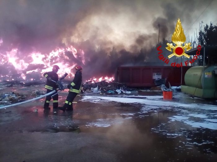 Incendio Gracciano, l'Arpat dice: "Non c'&egrave; inquinamento"