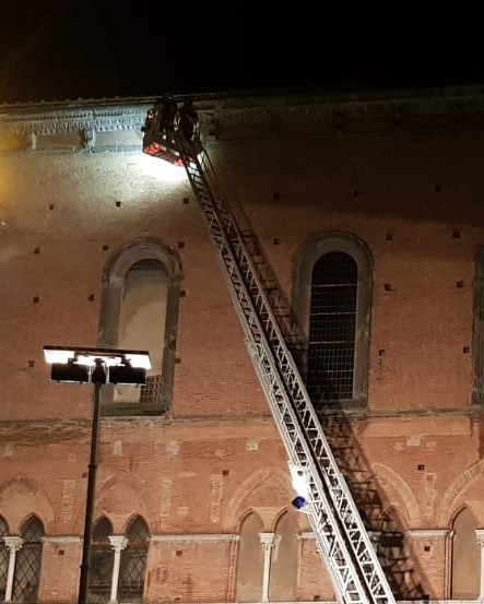 Intervento dei Vigili del fuoco al Santa Maria della Scala