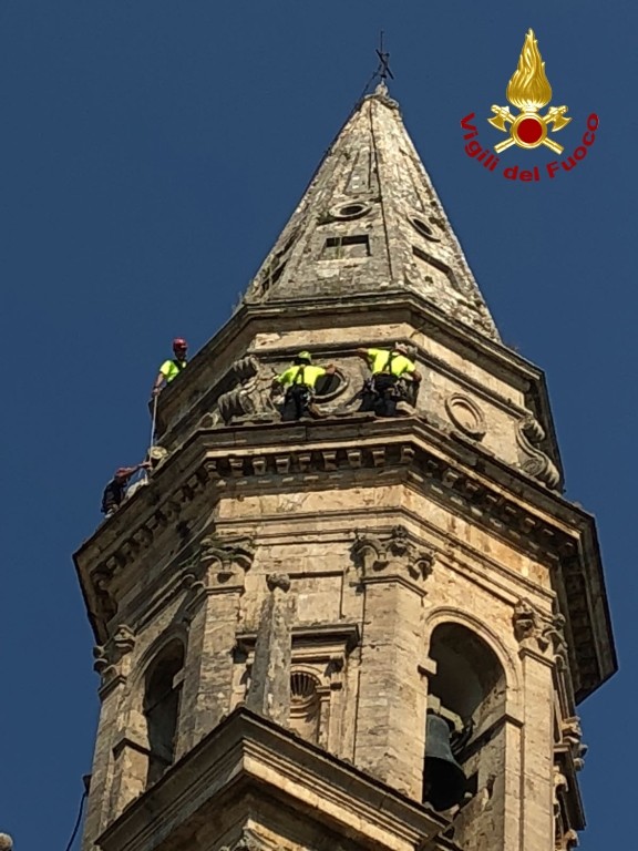 Fulmine colpisce il campanile di San Biagio, verifiche sulla stabilit&agrave;