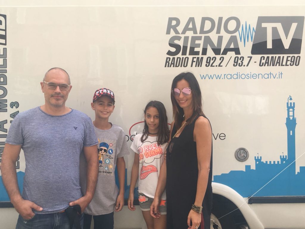 Scampati al crollo del ponte mentre vengono al Palio