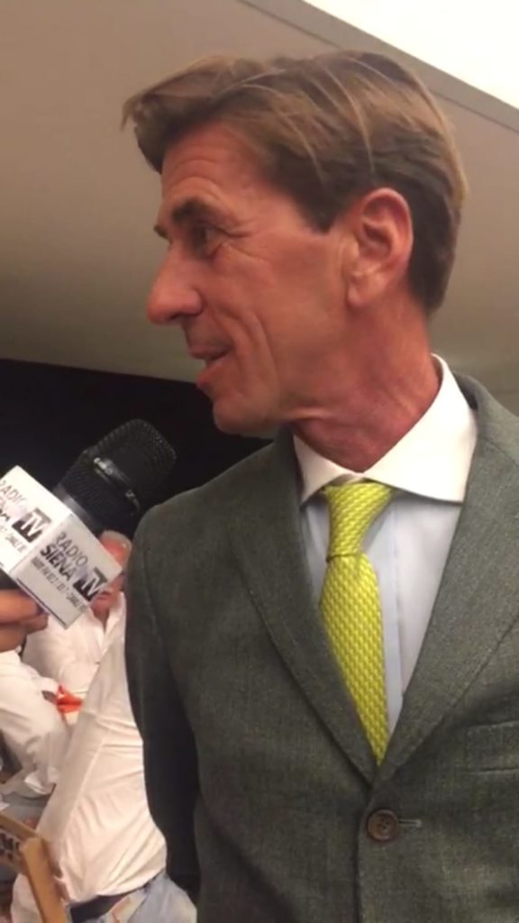 Il mossiere Magni: "L'importante per me è che escano bene i cavalli: è stata una bella mossa"