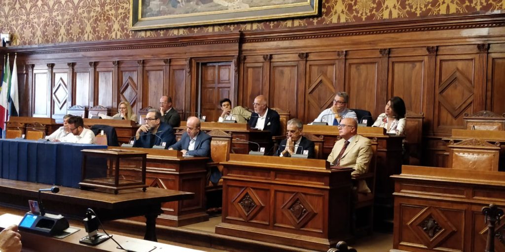 Consiglio comunale, Nero su Bianco in maggioranza. Benini nel Gruppo Misto