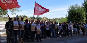 Presidio dei lavoratori di Sei Toscana: "Non siamo spazzatura"
