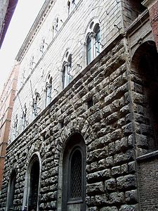 Siena, la Banca d'Italia mette all'asta il Palazzo delle Papesse