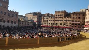 Tanta gente in Piazza per la provaccia