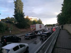 Tir tampona auto, traffico in tilt a Belverde