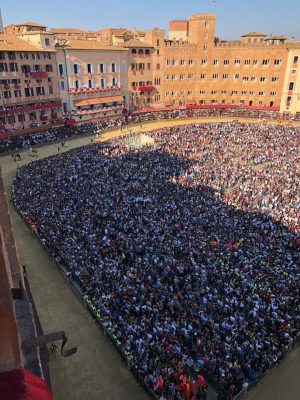 Palio, possibile aumento di spettatori all'interno di Piazza del Campo