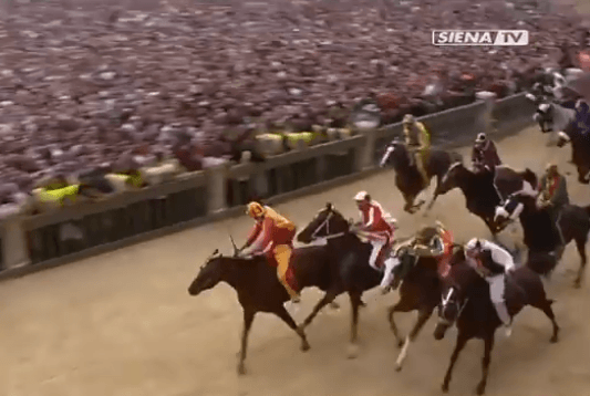 Consorzio di Tutela del Palio: "Contradaioli, non rispondete sui social"
