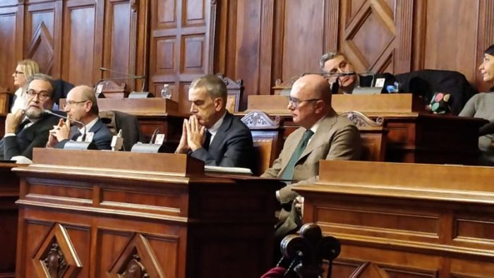 Debito fuori bilancio per l'illuminazione pubblica: De Mossi si rivolger&agrave; alla Corte dei conti