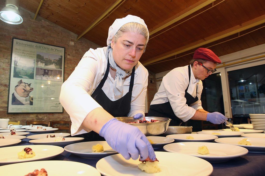 Girogustando, domani finale a 4 mani con vista su Piazza del Campo