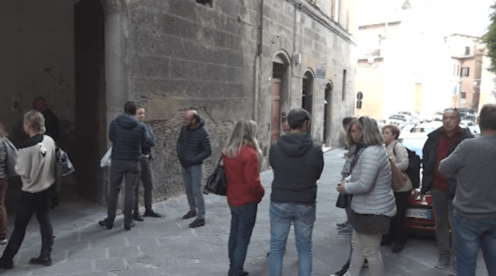 Permessi ztl per accompagnare e riprendere i bambini trasferiti dalla Saffi ai Pispini