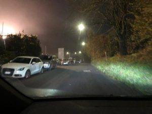 Auto parcheggiate nella carreggiata durante le partite, pericolo al Petriccio