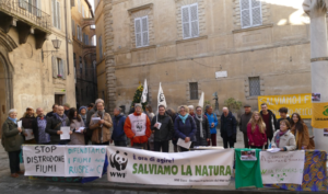 Presidio degli ambientalisti contro il Consorzio Bonifica