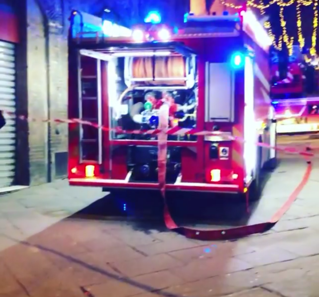 Scoppia incendio in una casa in Via delle Campane