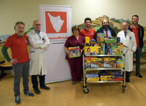 Toscana Bricks dona 80 scatole di costruzioni ai bimbi di Pediatria