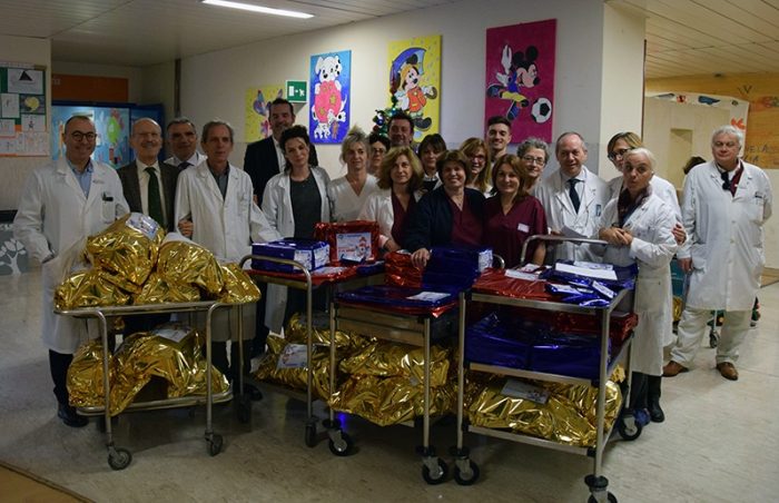 Natale alle Scotte, Pam Panorama dona sorrisi e tanti regali ai bambini di Pediatria