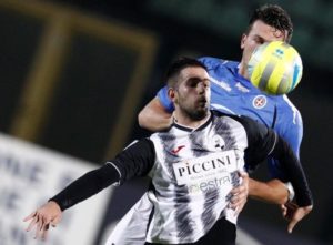 La Robur non molla mai e rimonta il Novara: al Rastrello finisce 1-1