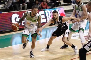 Mens Sana beffata di misura da Tortona: al PalaEstra finisce 76-77