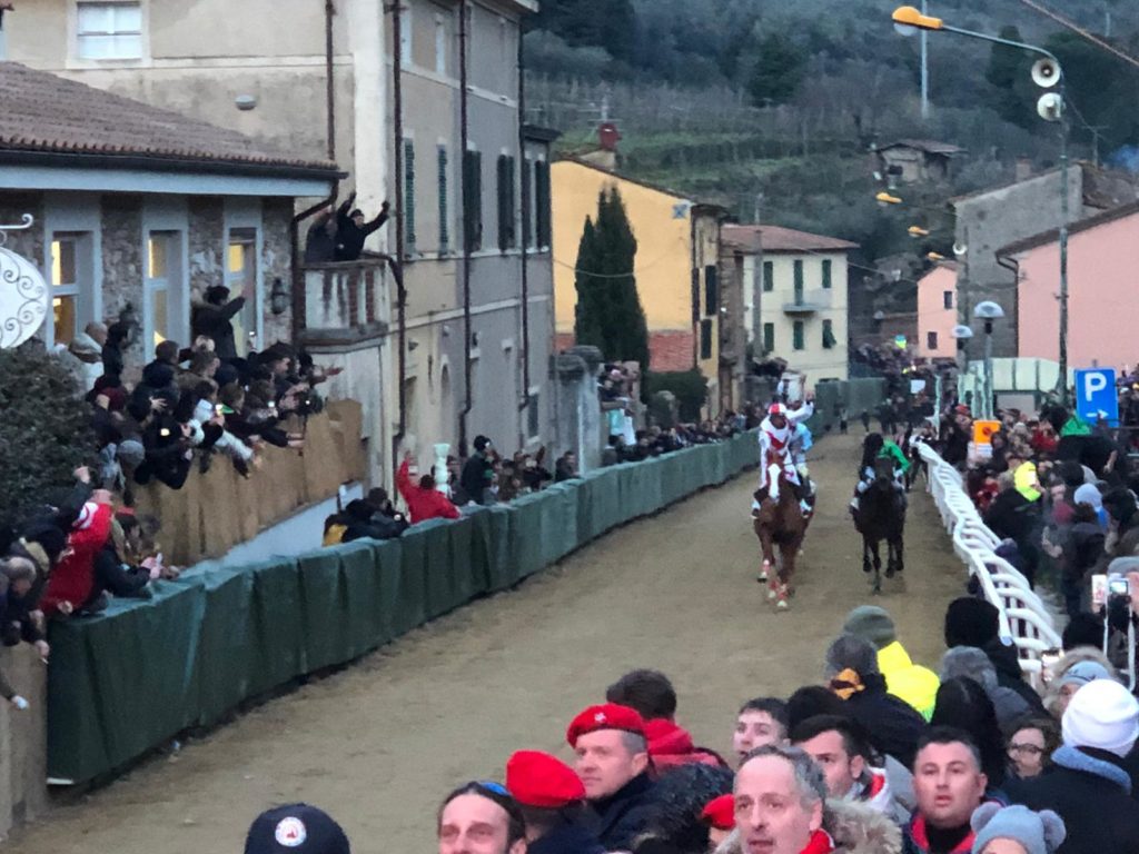 Palio di Buti: vince San Rocco con Qui Pro Quo e Gavino Sanna