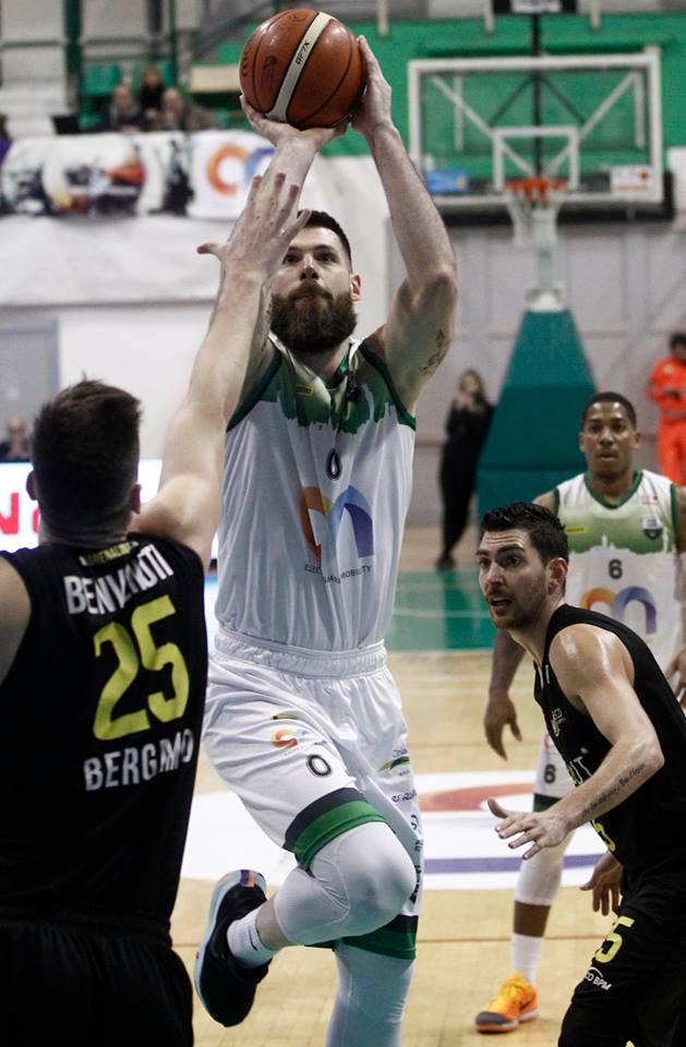 Poletti ufficiale a Verona. Macchi: "Offerta vantaggiosa. Sbloccheremo il mercato per sostituirlo"