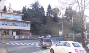 Rilevatore rosso semaforico in strada di Pescaia: multe da 167 euro e 6 punti dalla patente