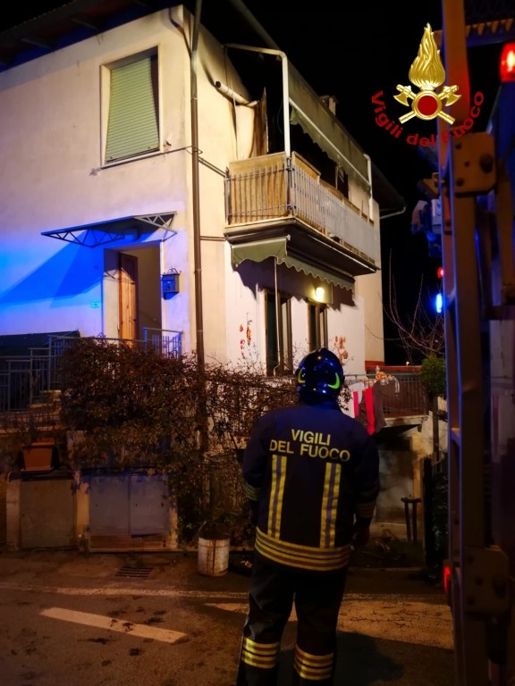 Caldaia a fuoco, due anziani al pronto soccorso